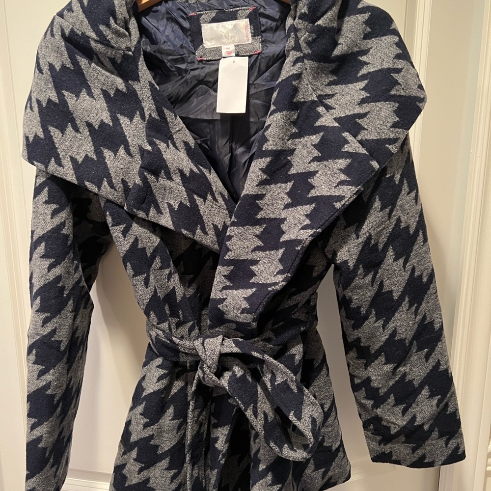 Cute Xxl exhilaration coat awesome price.